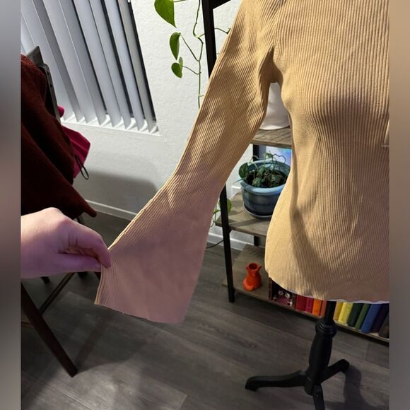 Ribbed camel colored brand new Boston Proper 3/4 zip w belle sleeves medium - Picture 3 of 9